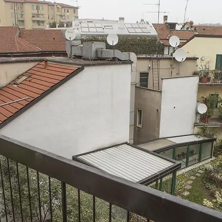 Hintown Night Out House Apartment Milan